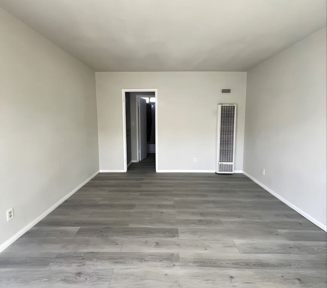 3421 W Florence Ave #4 - Photo 4 of 6