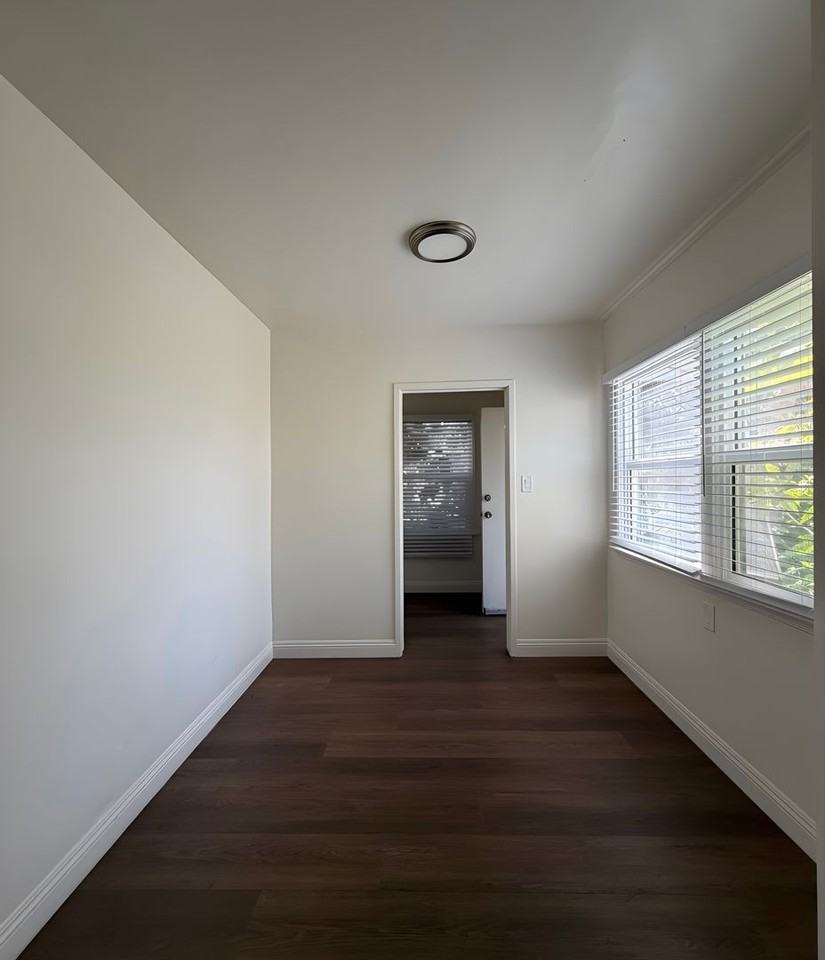 8141 S Hoover St - Photo 4 of 6