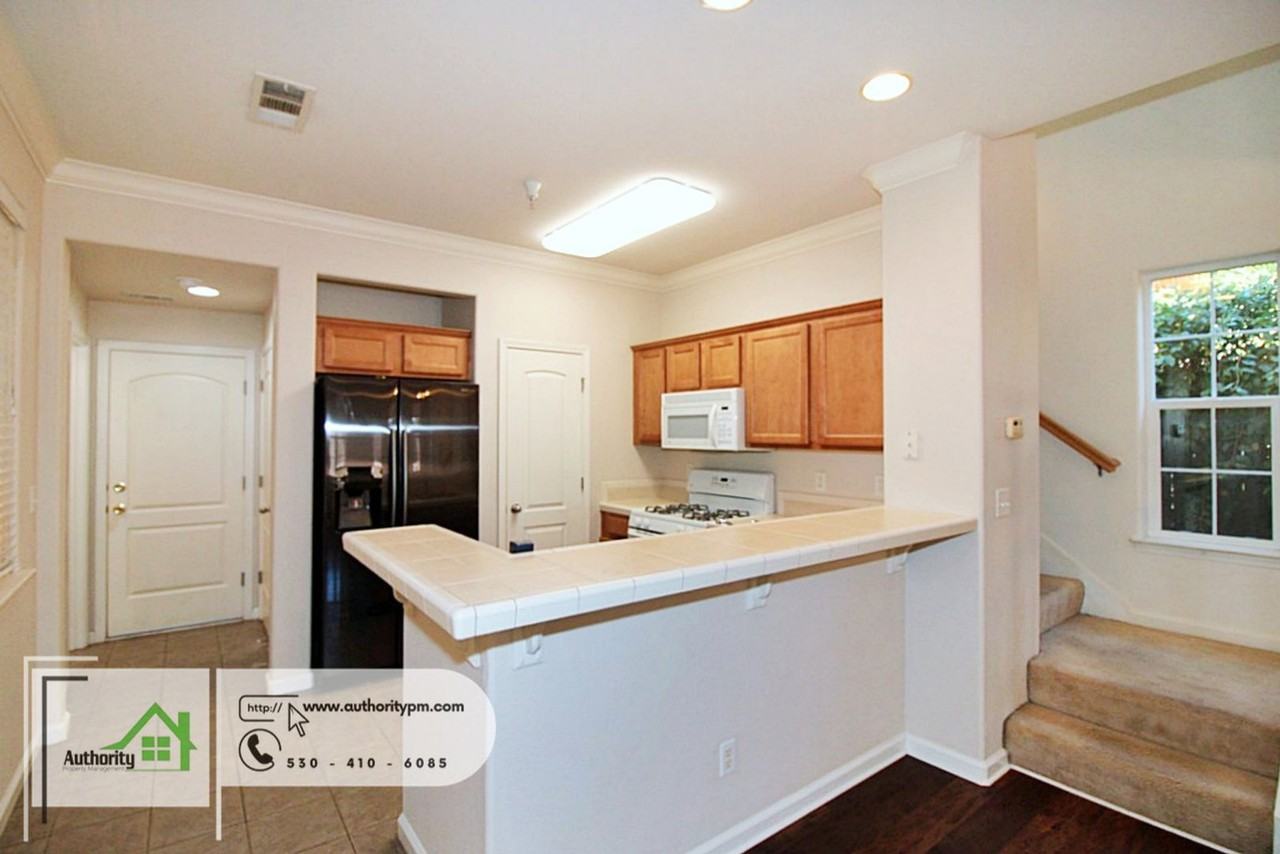 2109 Vienna Way - Photo 6 of 25