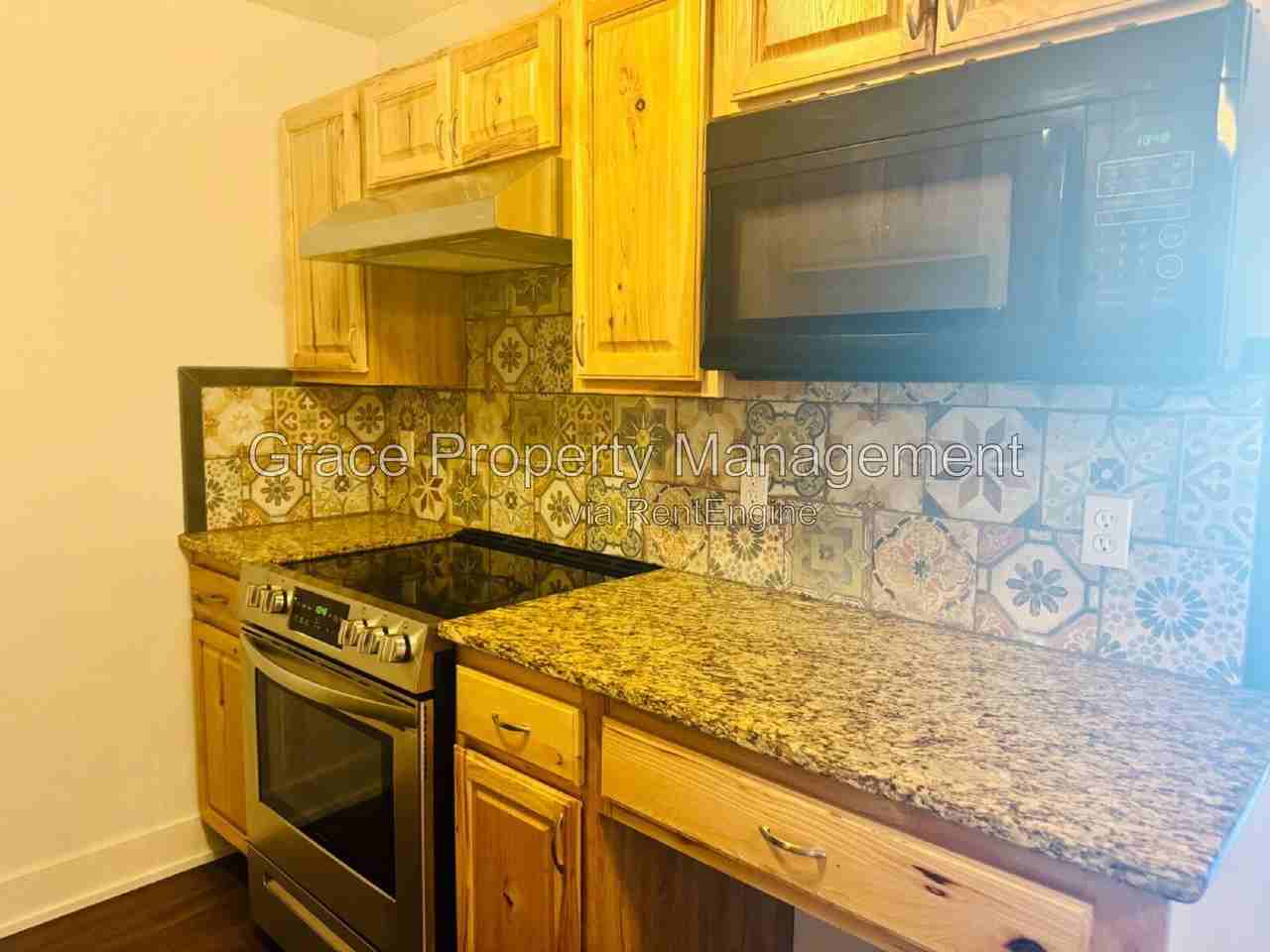501 Golden Cir #201 - Photo 7 of 33