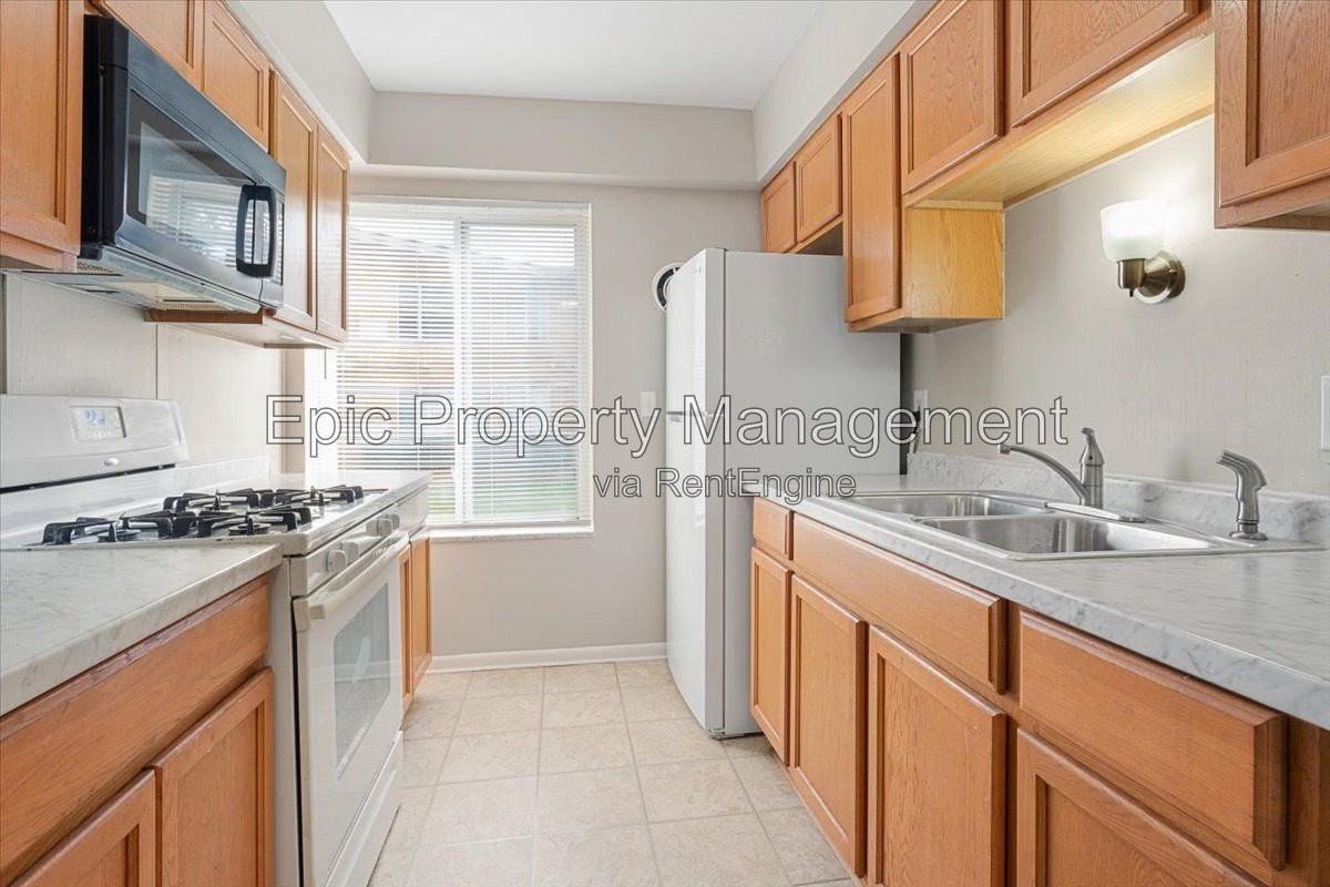 24587 Kelly Rd #6 - Photo 3 of 10