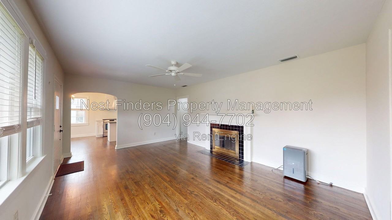 2215 Larchmont Rd - Photo 6 of 23