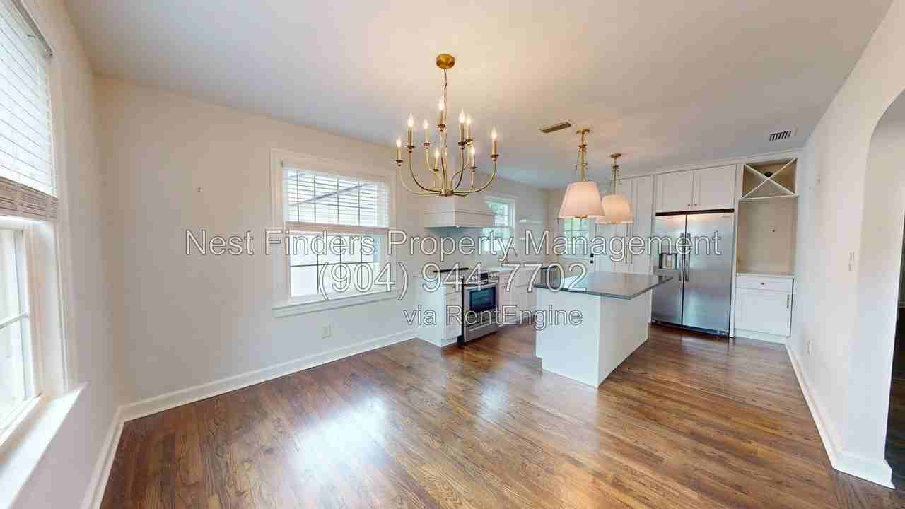 2215 Larchmont Rd - Photo 7 of 23