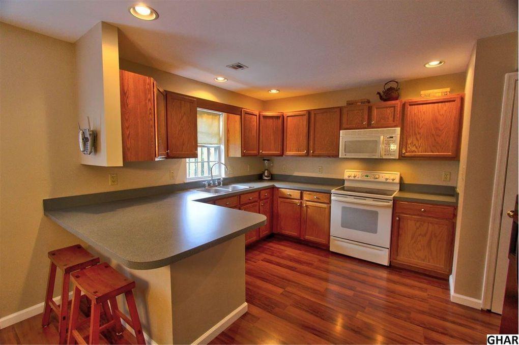 379 Stonehedge Ln #379 - Photo 5 of 17