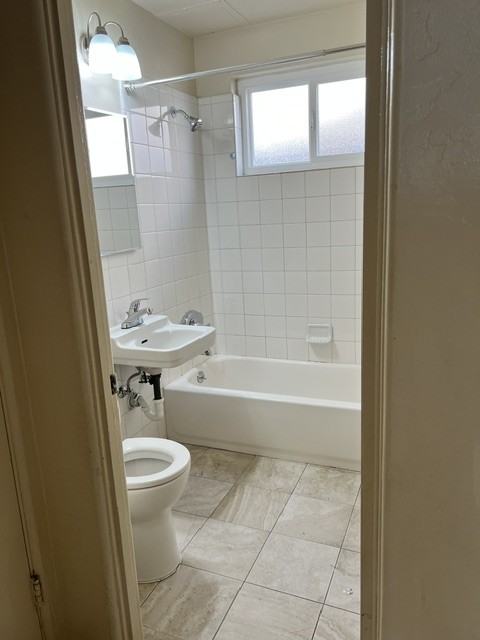 241 Pamela Ave #4 - Photo 4 of 9