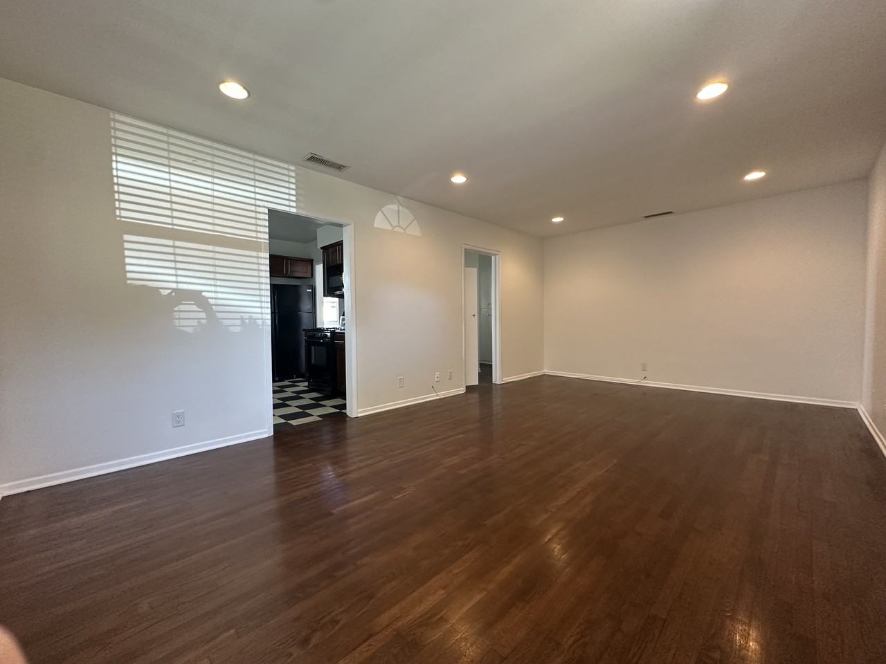 5919 Cedros Ave - Photo 2 of 21