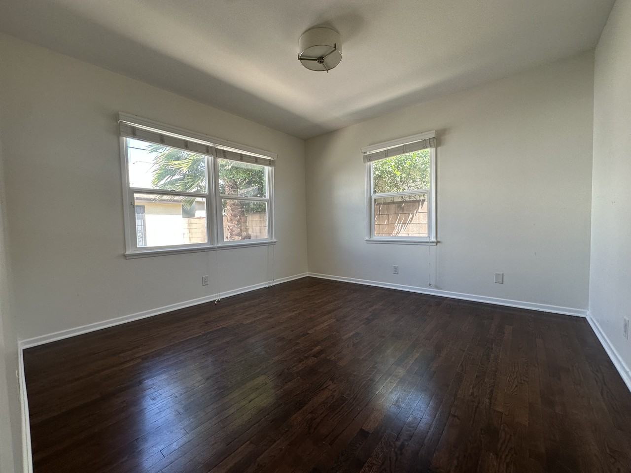 5919 Cedros Ave - Photo 4 of 21
