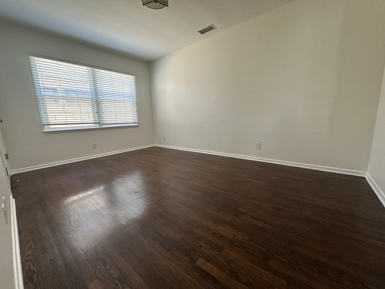 5919 Cedros Ave - Photo 5 of 21