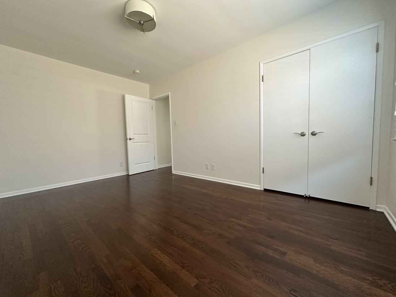 5919 Cedros Ave - Photo 6 of 21