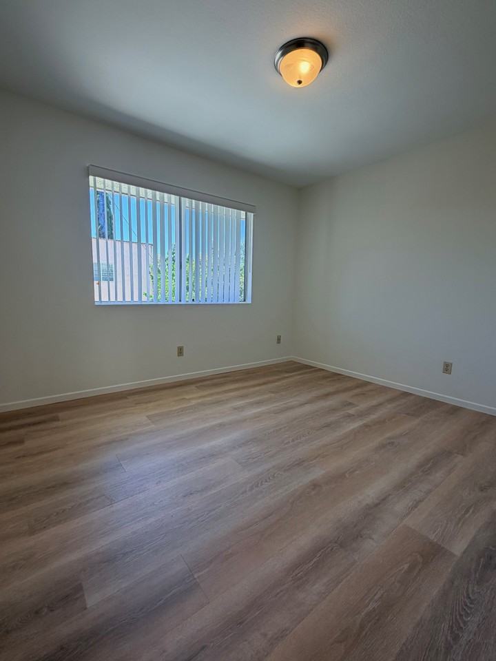 214 S West St #1 - Photo 3 of 13