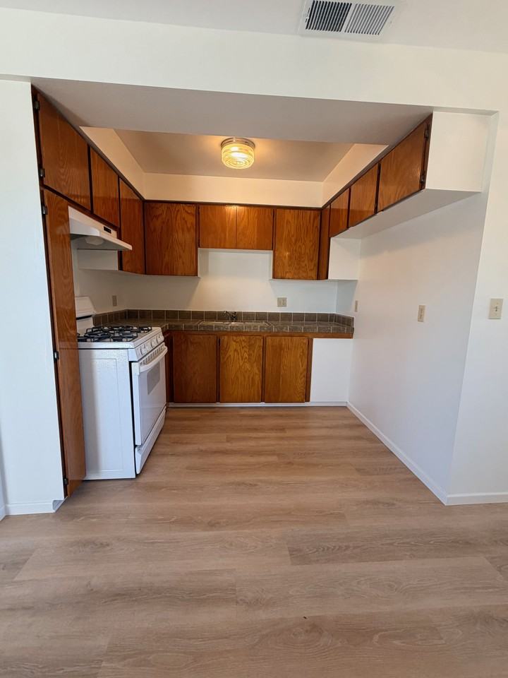 214 S West St #1 - Photo 6 of 13