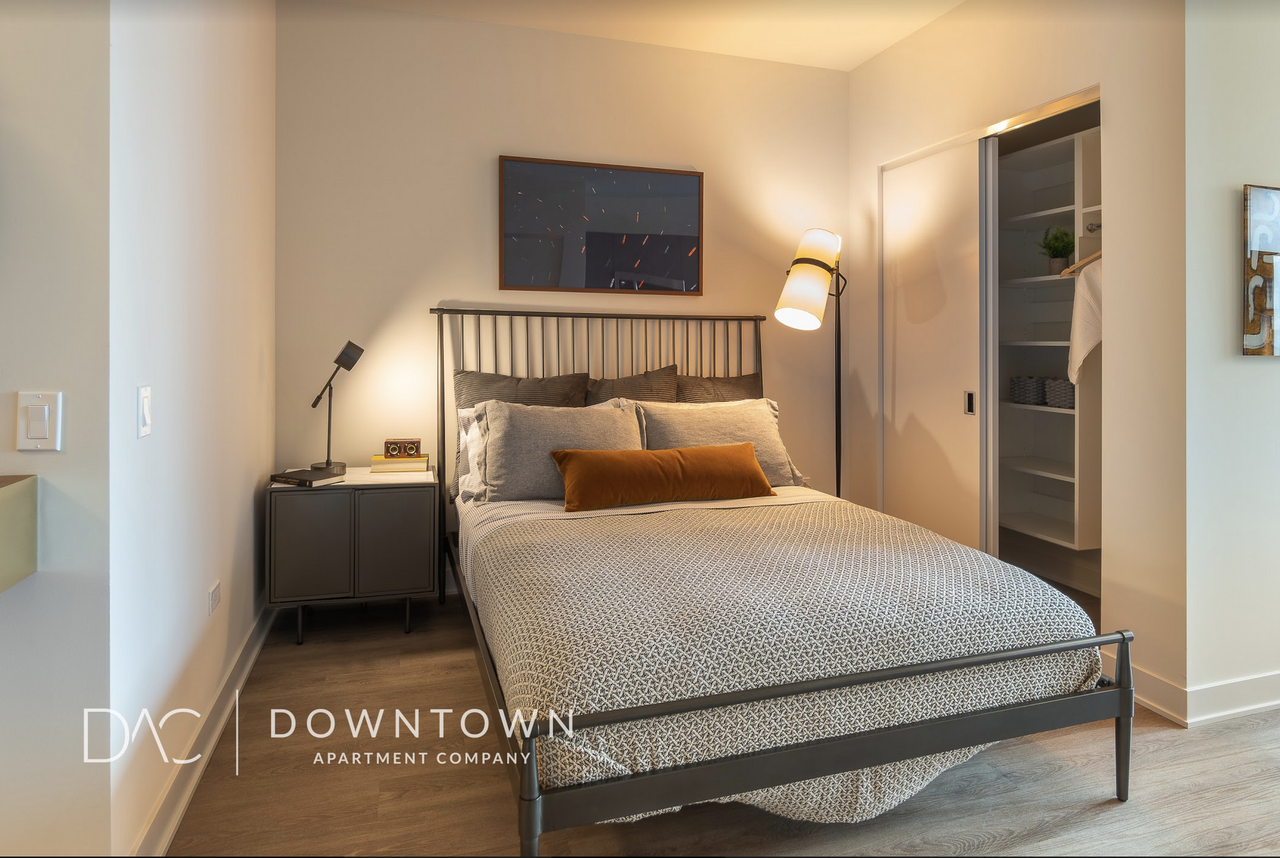 1060 W Huron St #603 - Photo 2 of 7