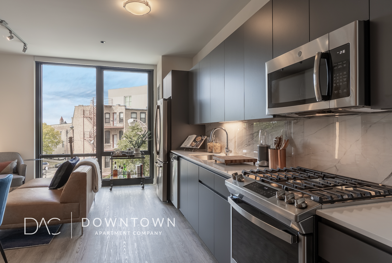 1060 W Huron St #603 - Photo 3 of 7