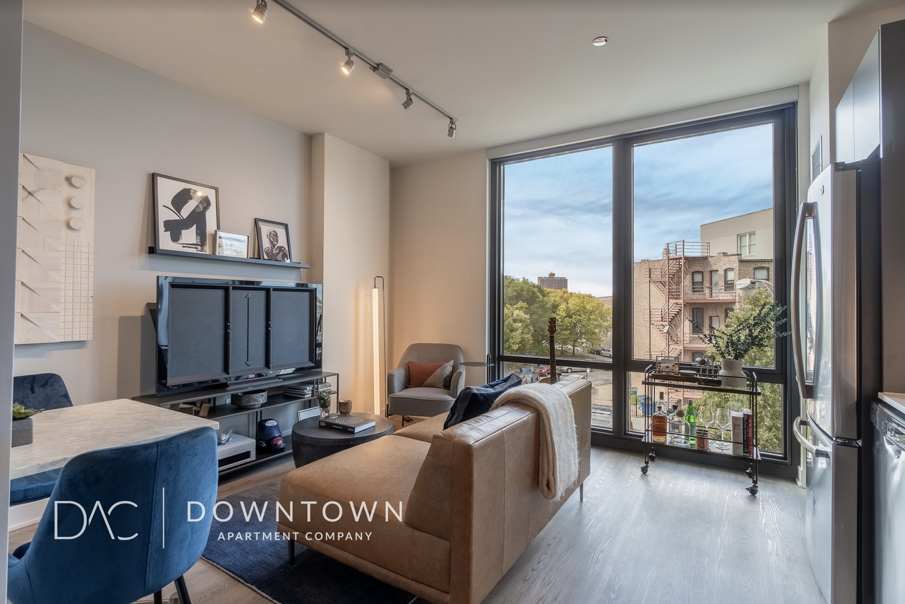 1060 W Huron St #603 - Photo 4 of 7