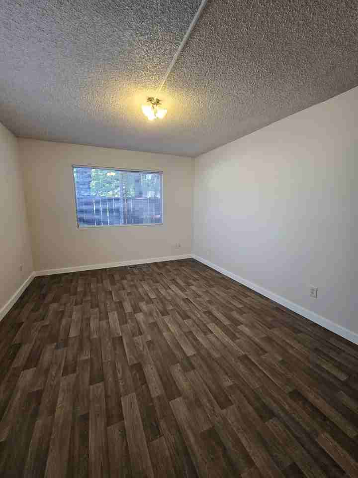 1532 North Ct #D - Photo 7 of 10