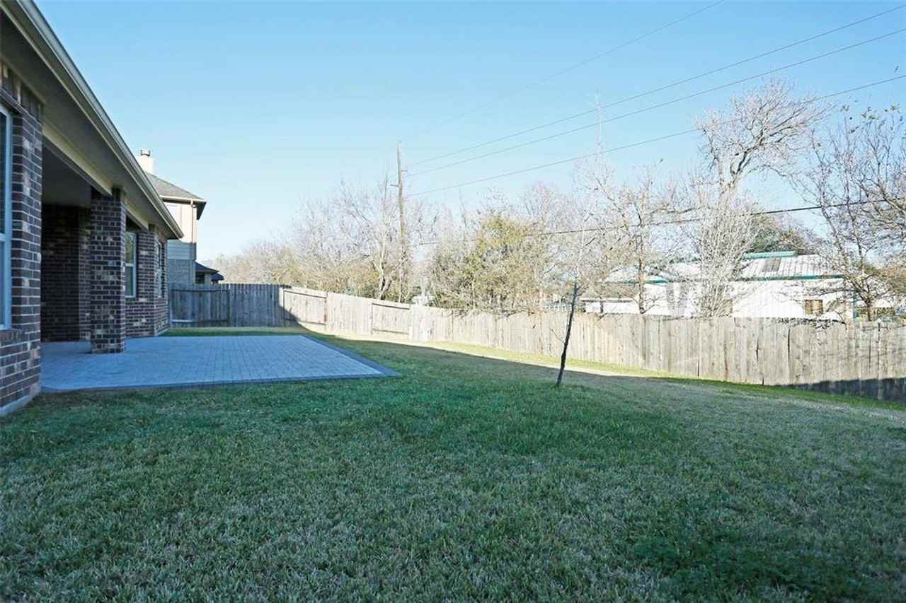 9702 Massanutten Ln - Photo 2 of 38