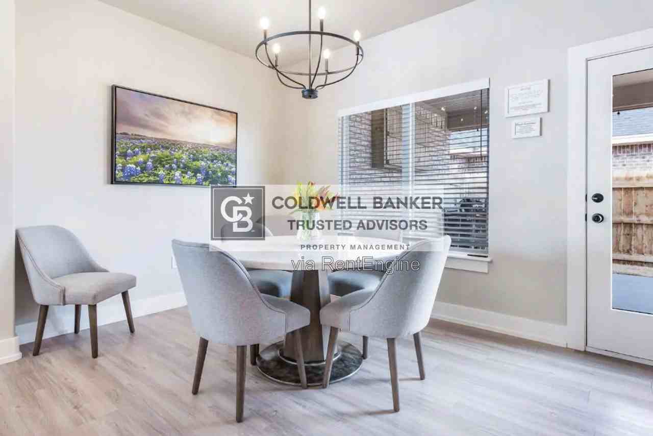 1004 N Fulton Ave - Photo 5 of 13