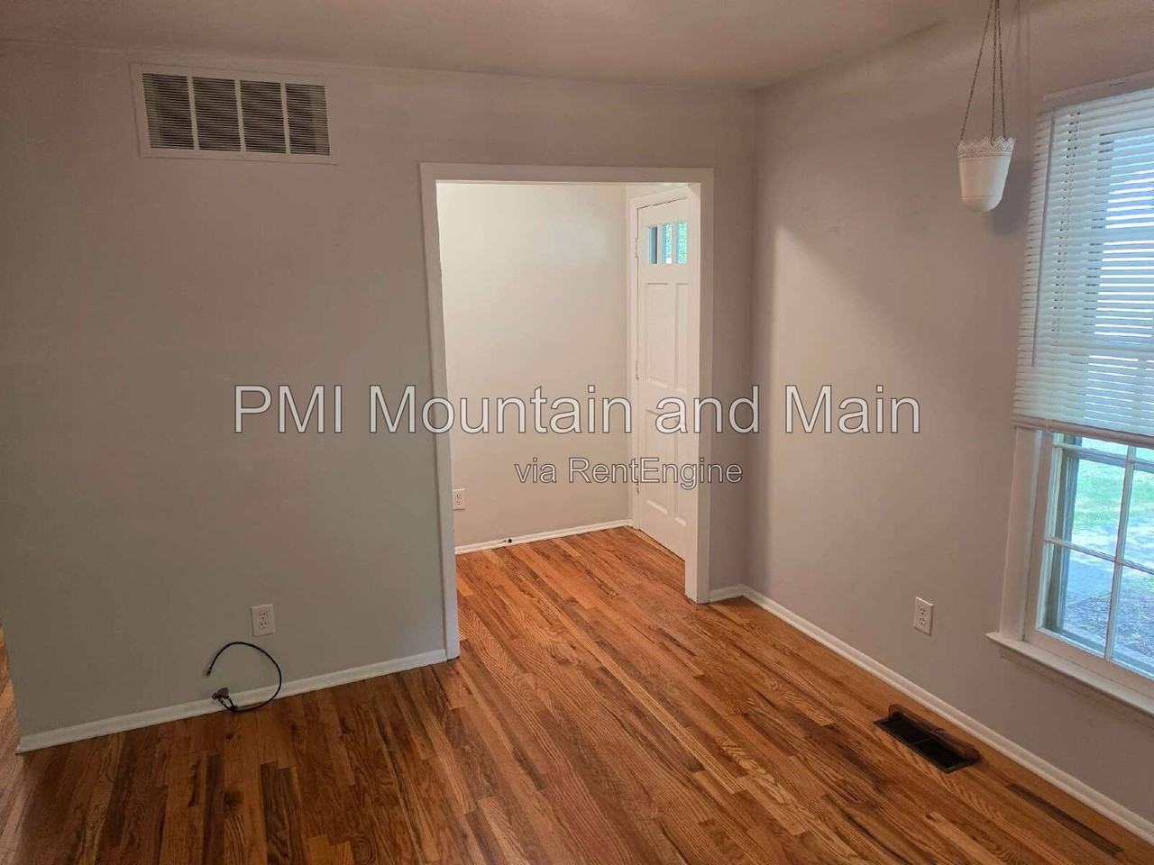 4 Erwin Dr - Photo 4 of 49