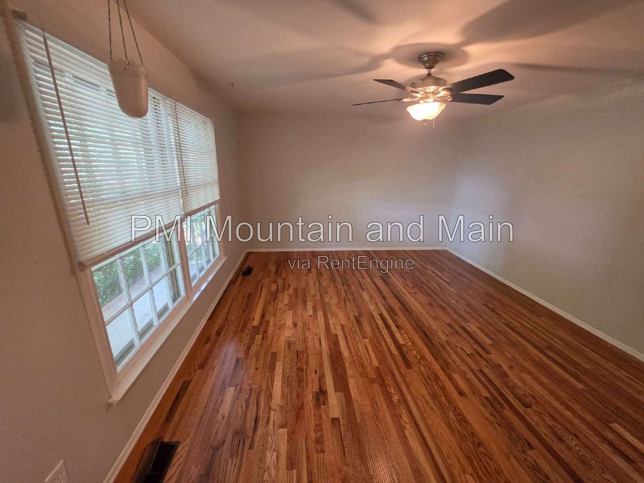 4 Erwin Dr - Photo 5 of 49