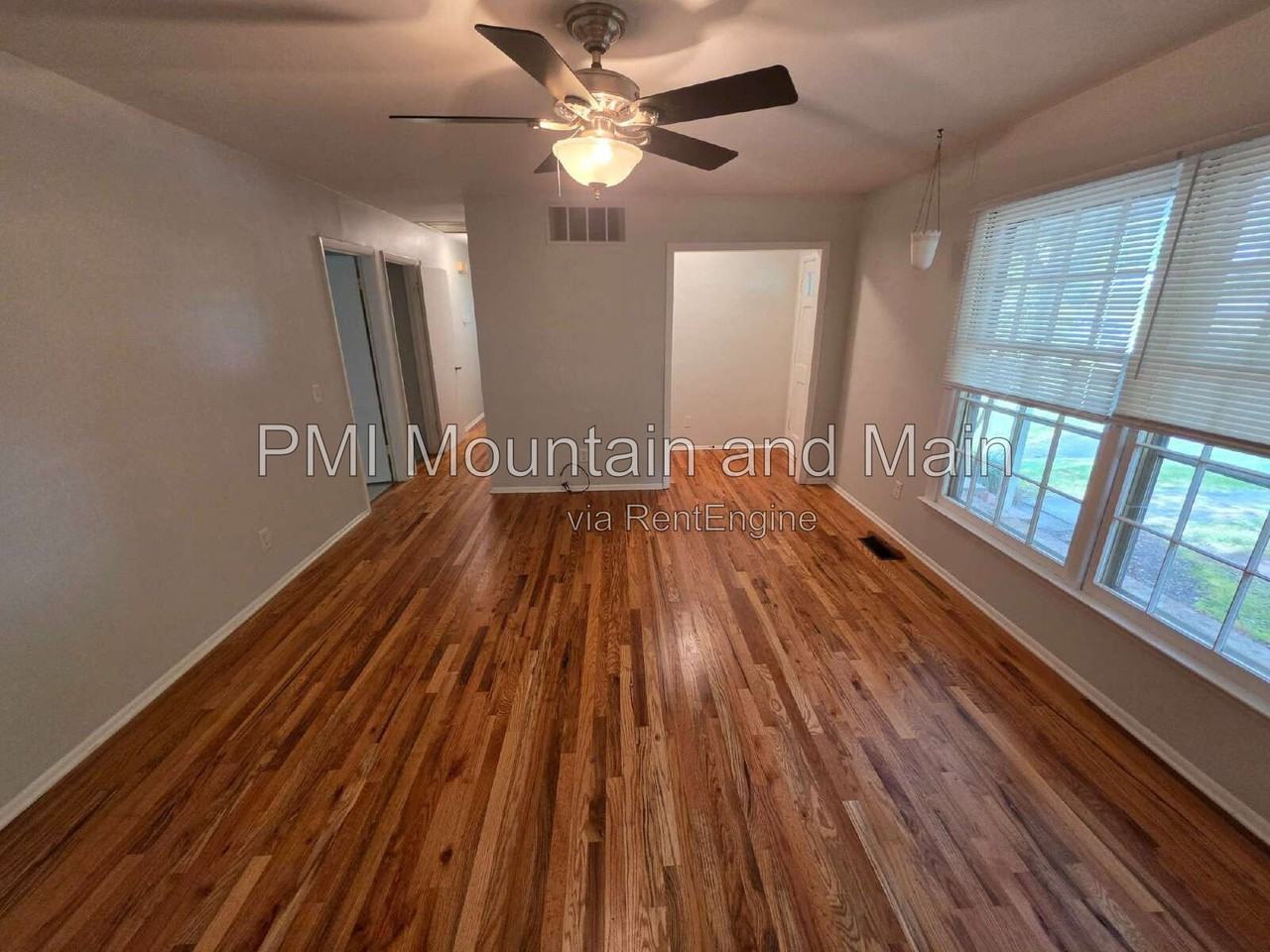 4 Erwin Dr - Photo 6 of 49