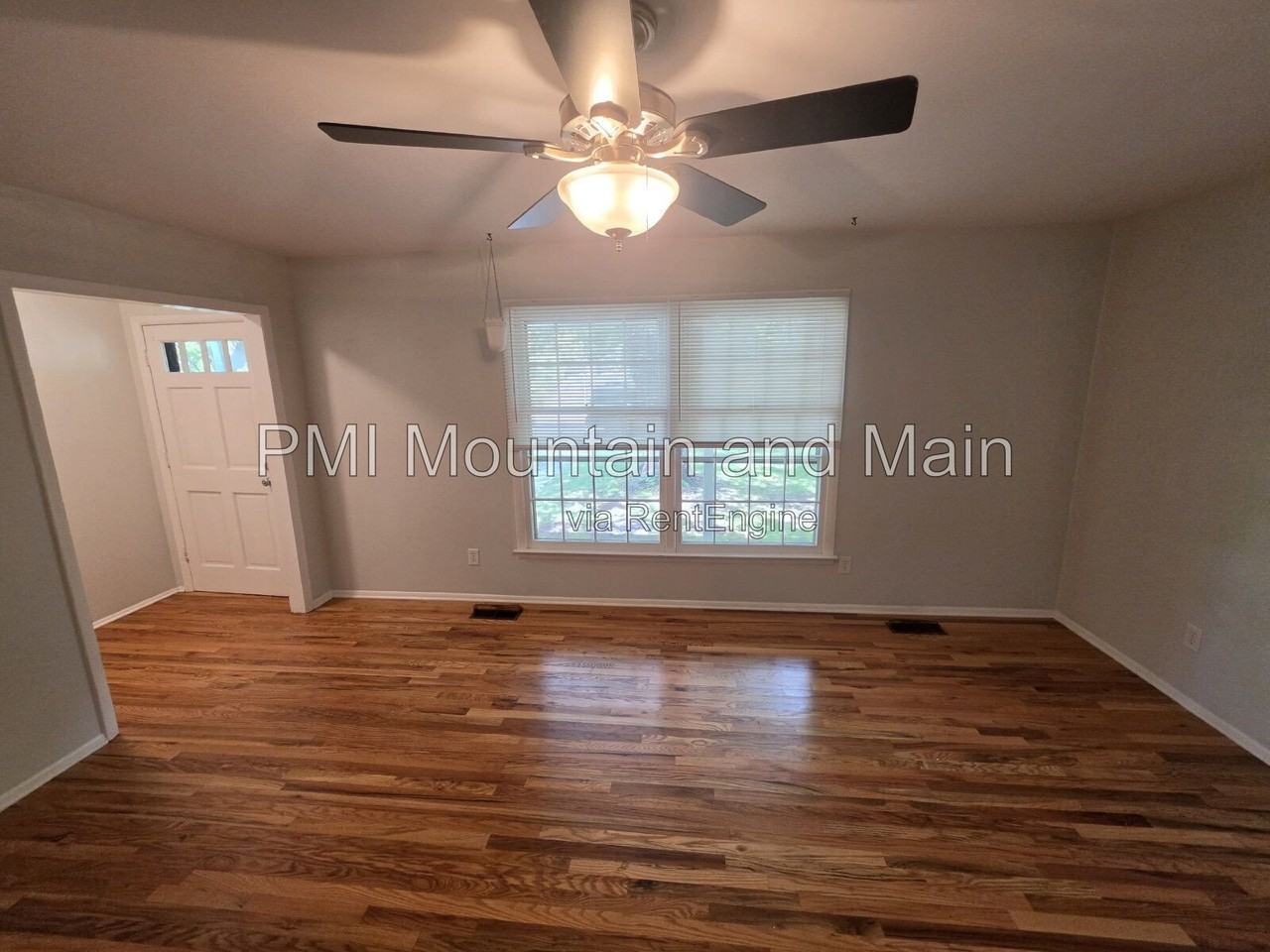 4 Erwin Dr - Photo 7 of 49
