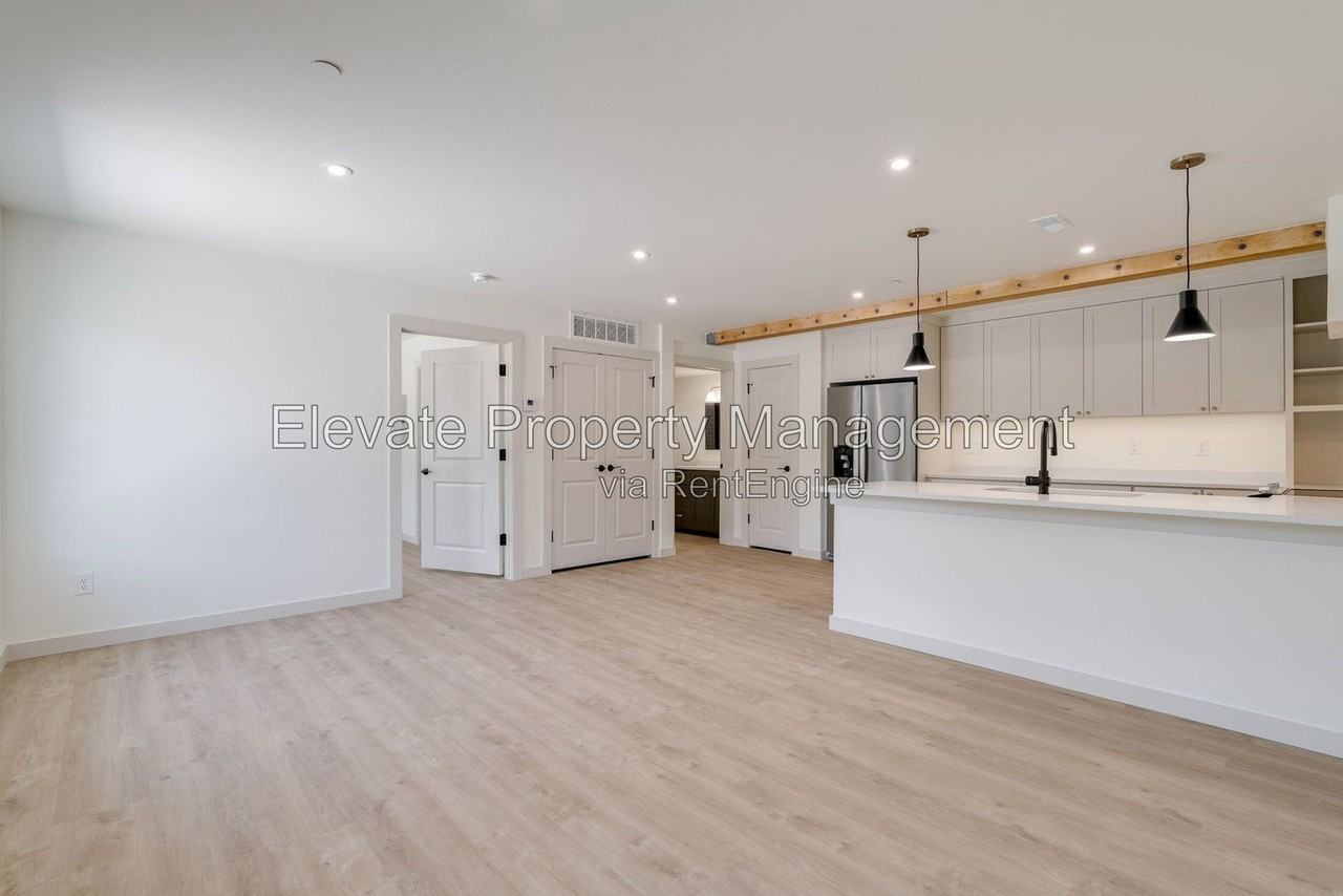 844 Nw 43rd St #102 - Photo 7 of 28