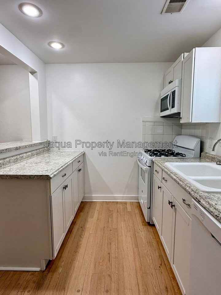 3513 Portage St #1 - Photo 3 of 13