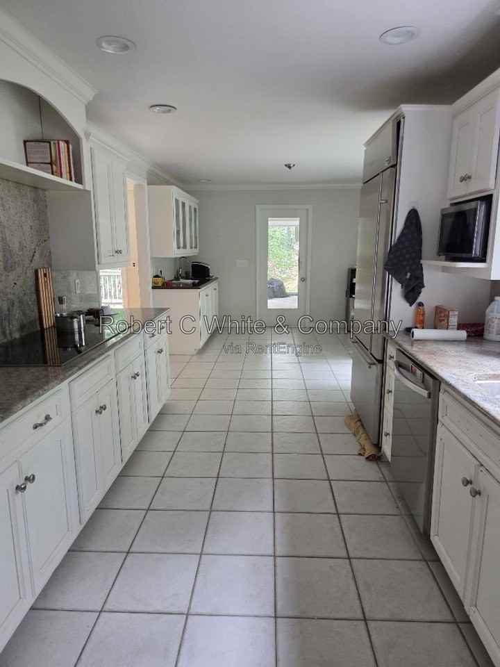 15 Treadwell Ct - Photo 4 of 16