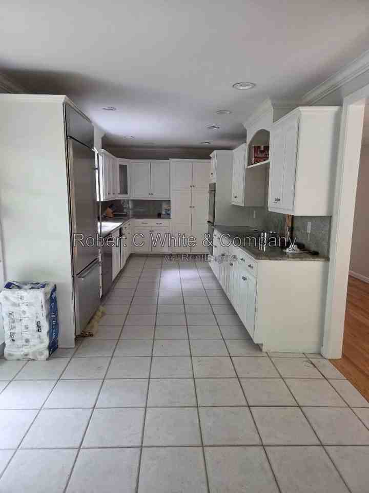 15 Treadwell Ct - Photo 5 of 16
