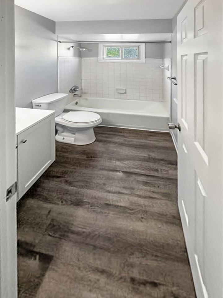 2077 Andrew St Se - Photo 4 of 16