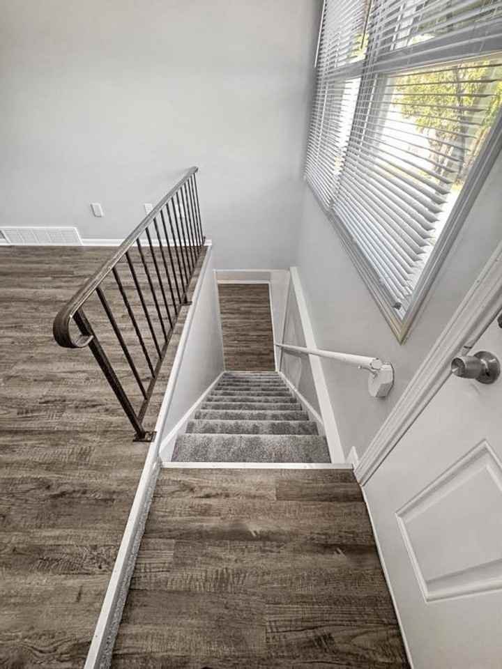 2077 Andrew St Se - Photo 6 of 16