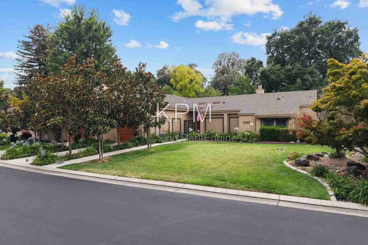 3342 Cove Cir - Photo 2 of 50