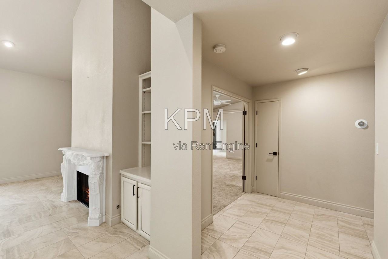 3342 Cove Cir - Photo 4 of 50