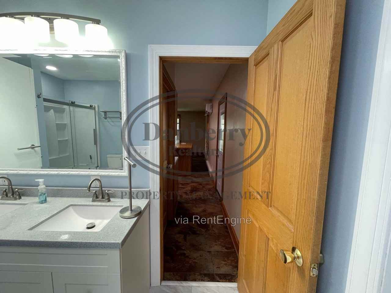 109 S Main St - Photo 6 of 24