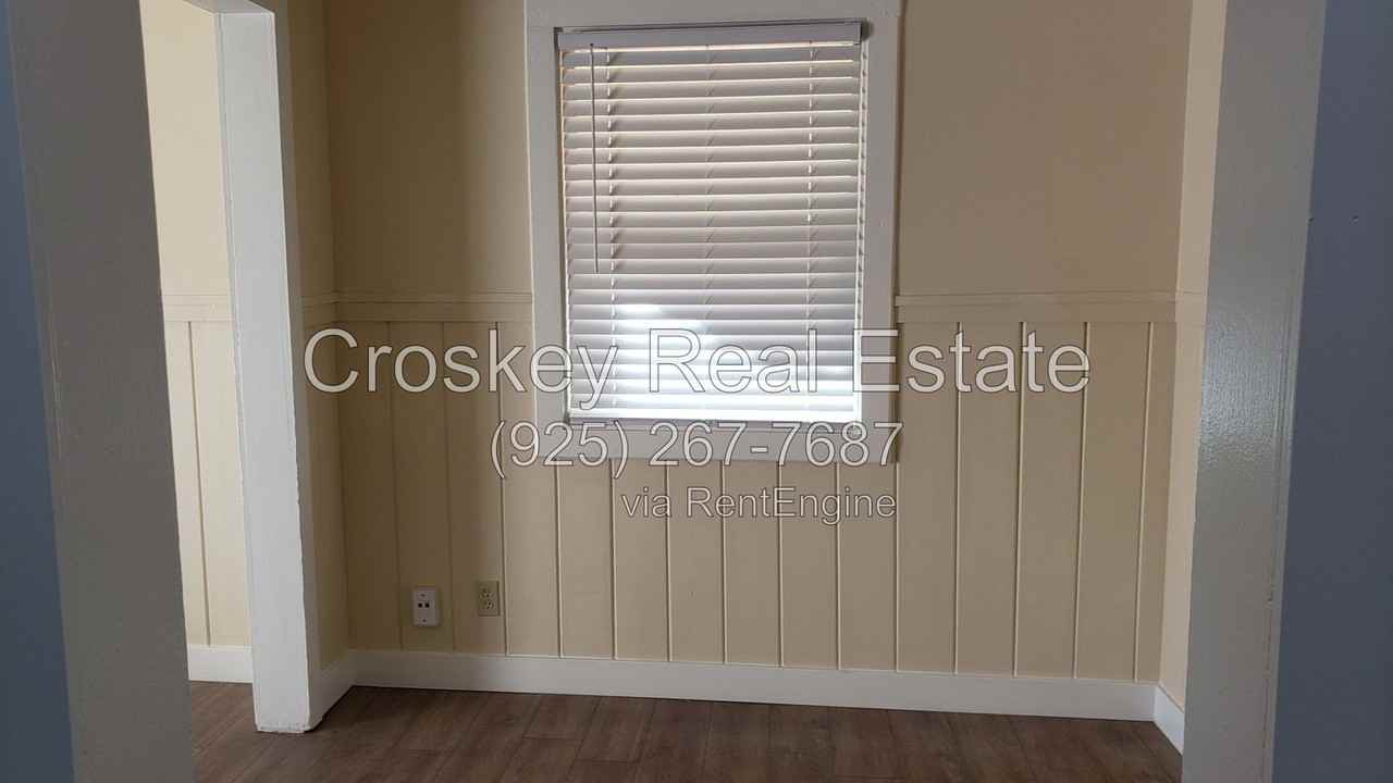 332 W Tregallas Rd - Photo 5 of 8