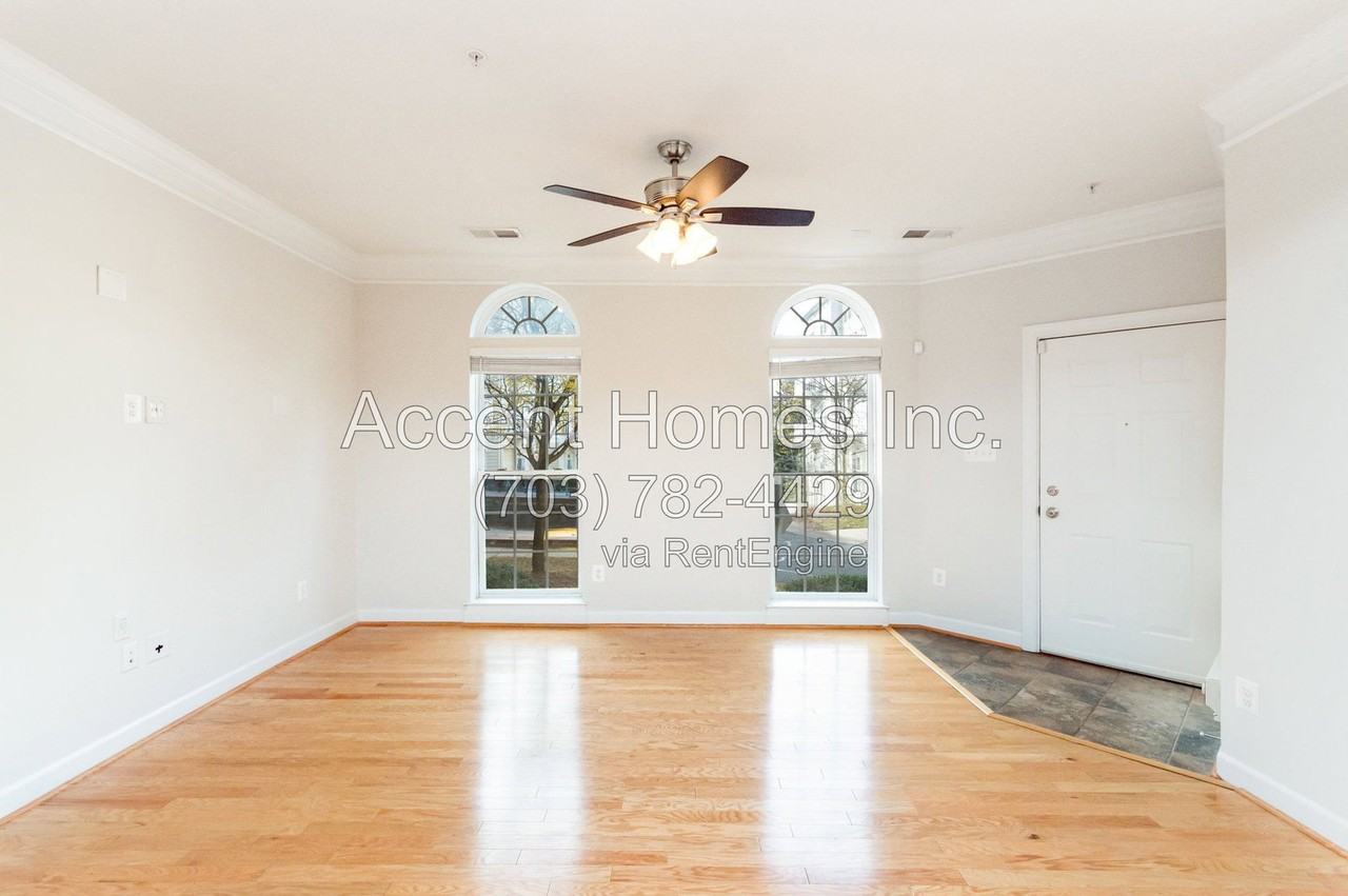 5675 Harrington Falls Ln #G - Photo 3 of 37