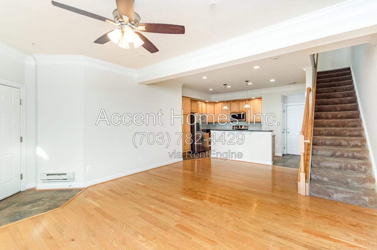 5675 Harrington Falls Ln #G - Photo 4 of 37