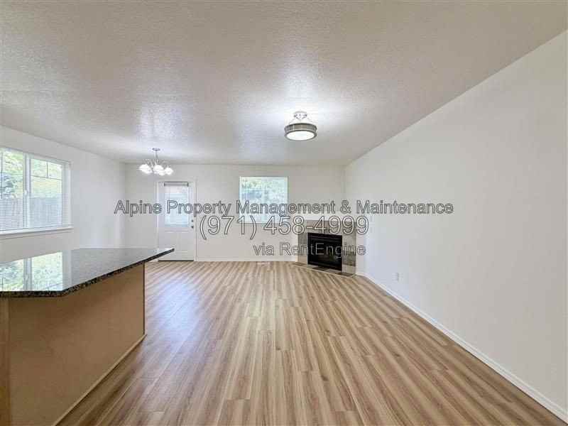 210 Nw Connell Ave - Photo 5 of 28