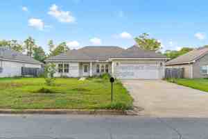 featured image of 331 Adams Dr