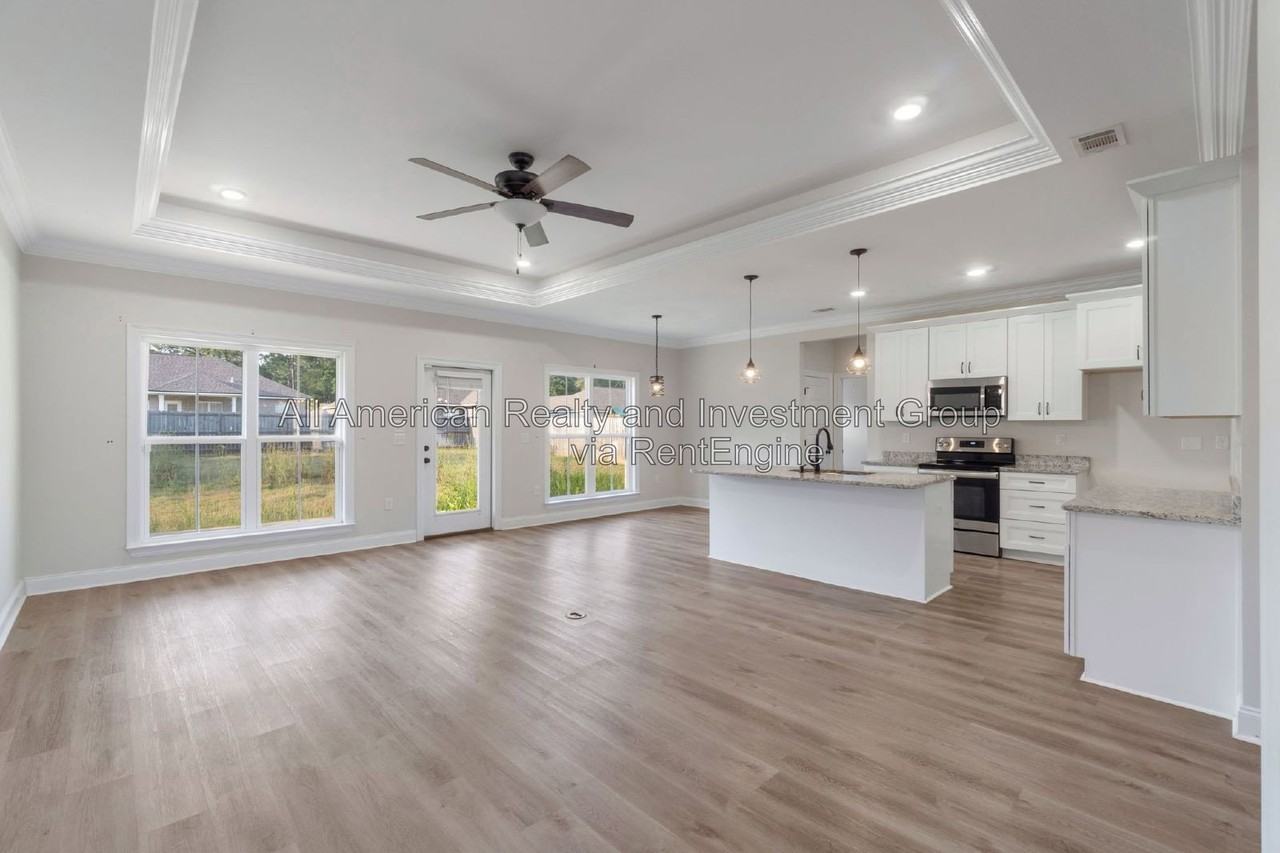331 Adams Dr - Photo 5 of 30