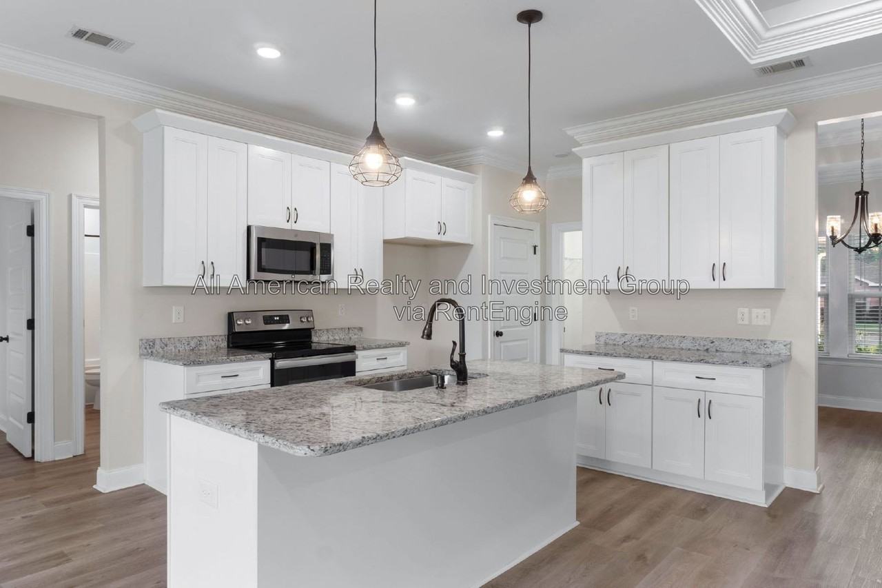 331 Adams Dr - Photo 6 of 27