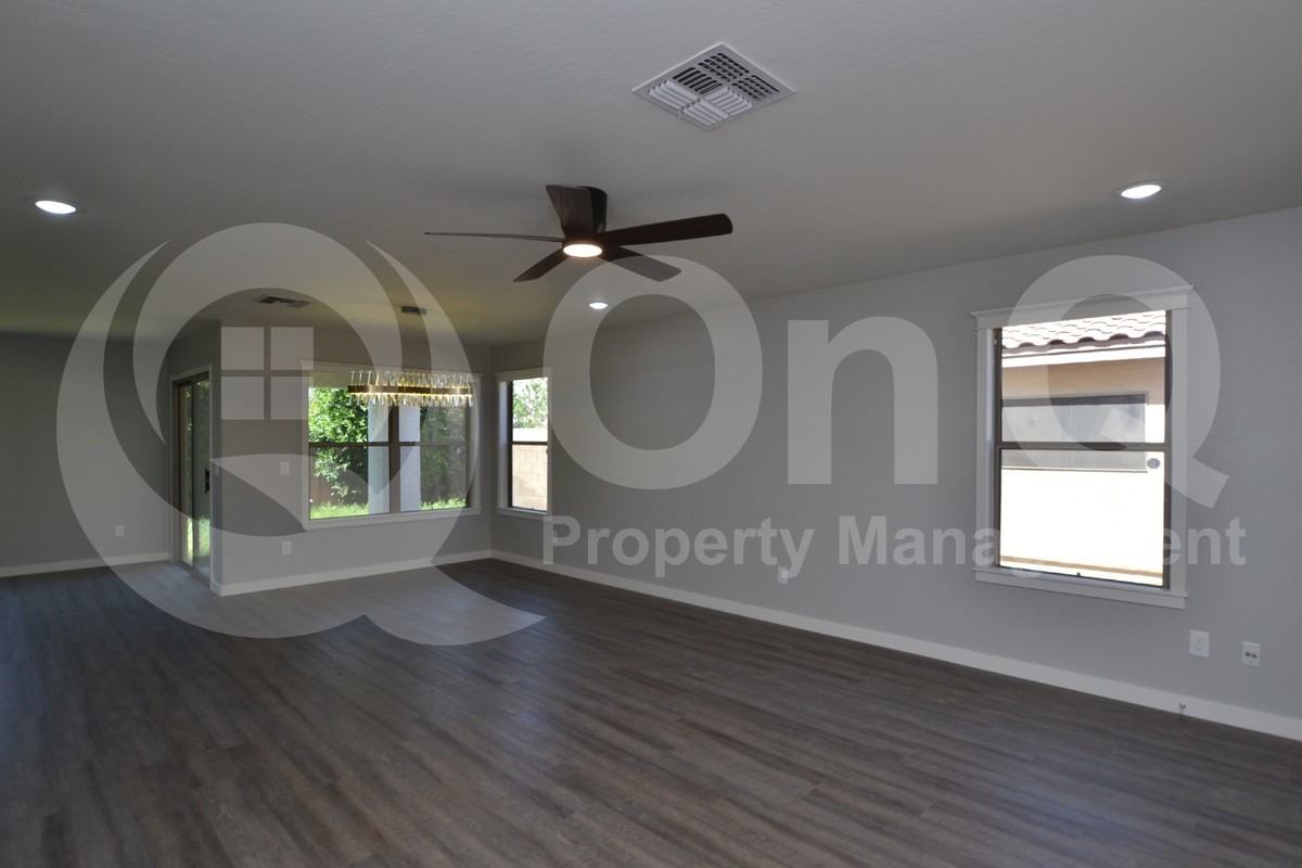655 E Winchester Way - Photo 6 of 18