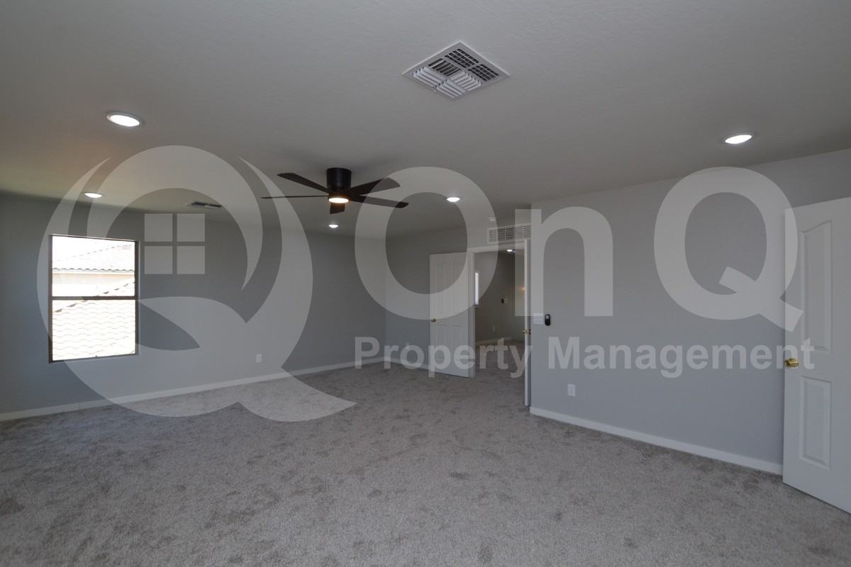 655 E Winchester Way - Photo 7 of 18