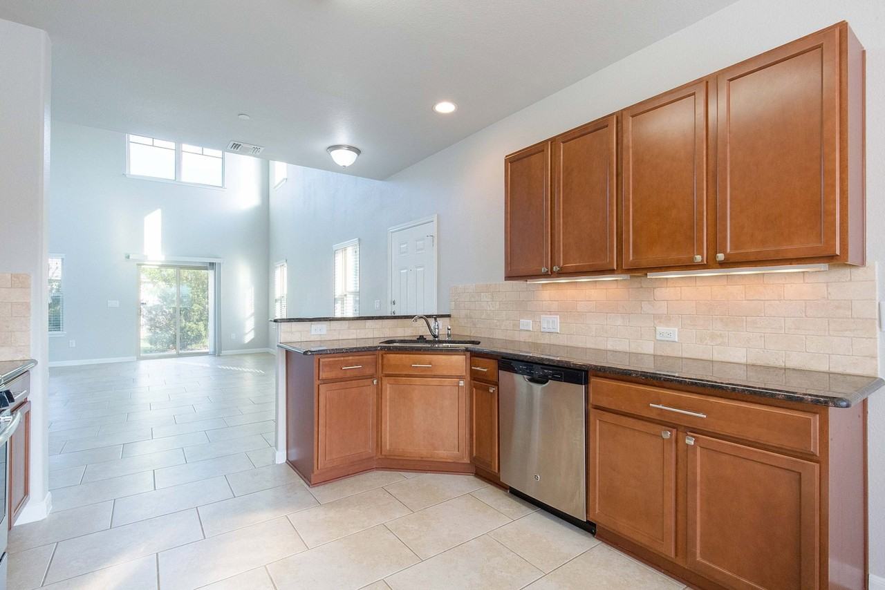 1620 Bryant Dr #2104 - Photo 5 of 25