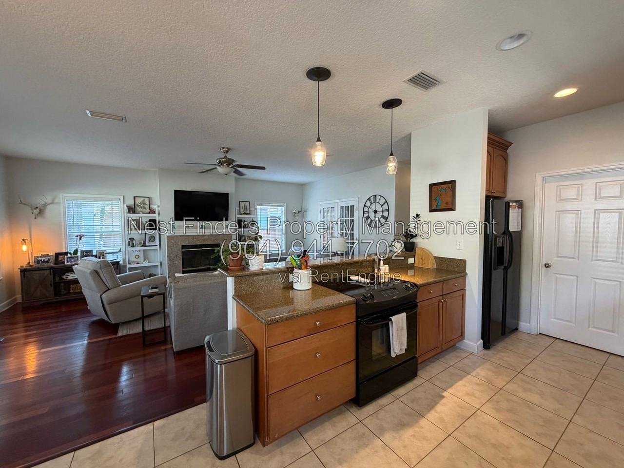 3886 Walsh St - Photo 7 of 50