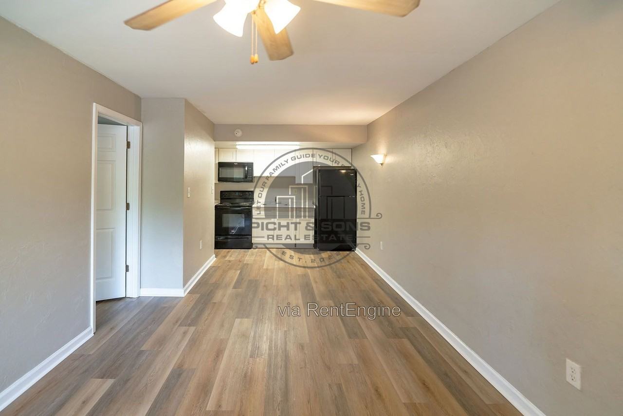 2765 W Tharpe St #225 - Photo 2 of 11