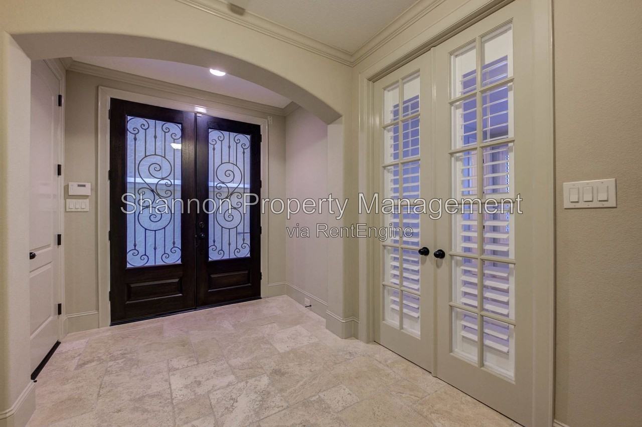 1809 W 24th St - Photo 2 of 24
