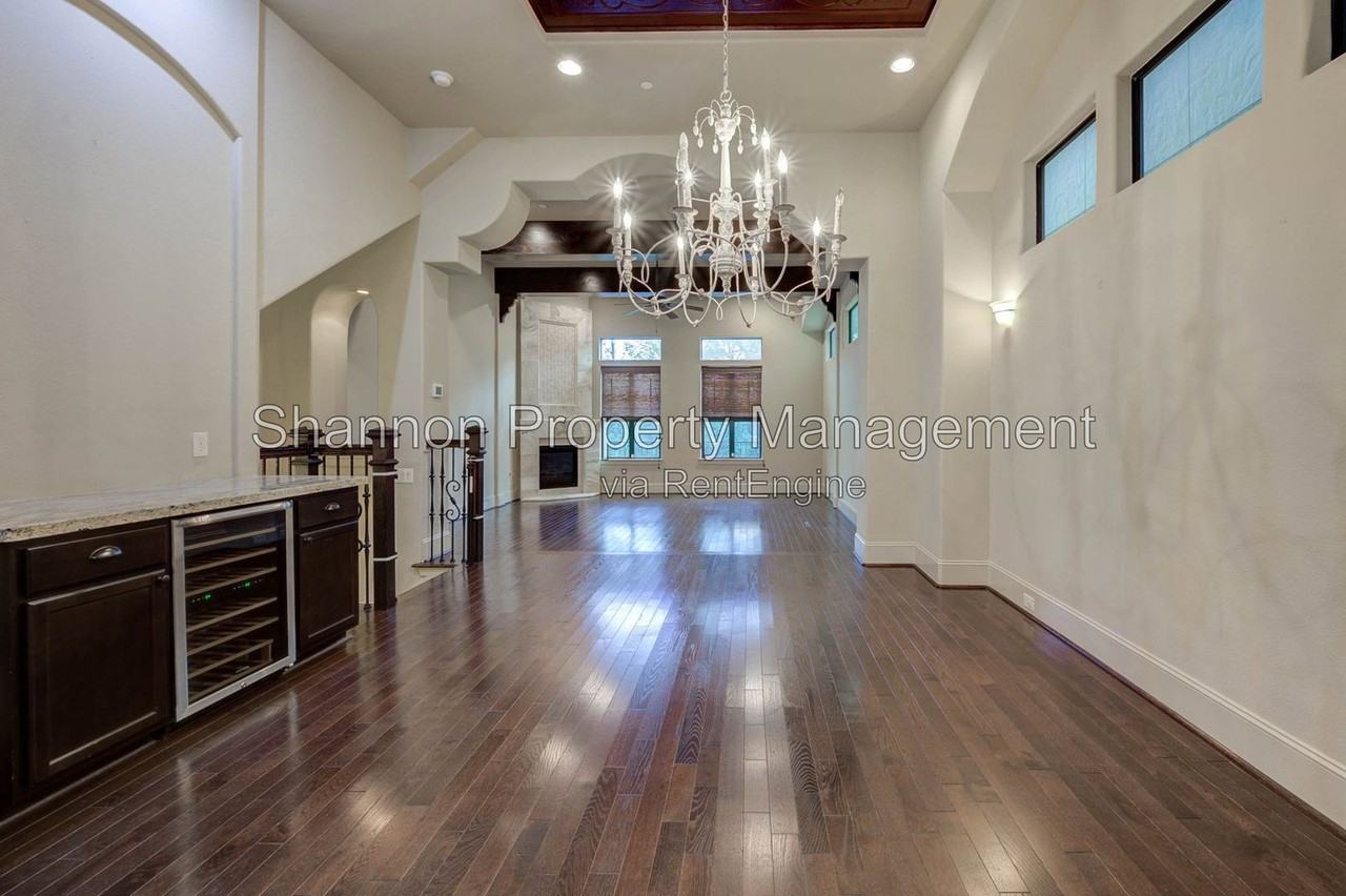 1809 W 24th St - Photo 5 of 24