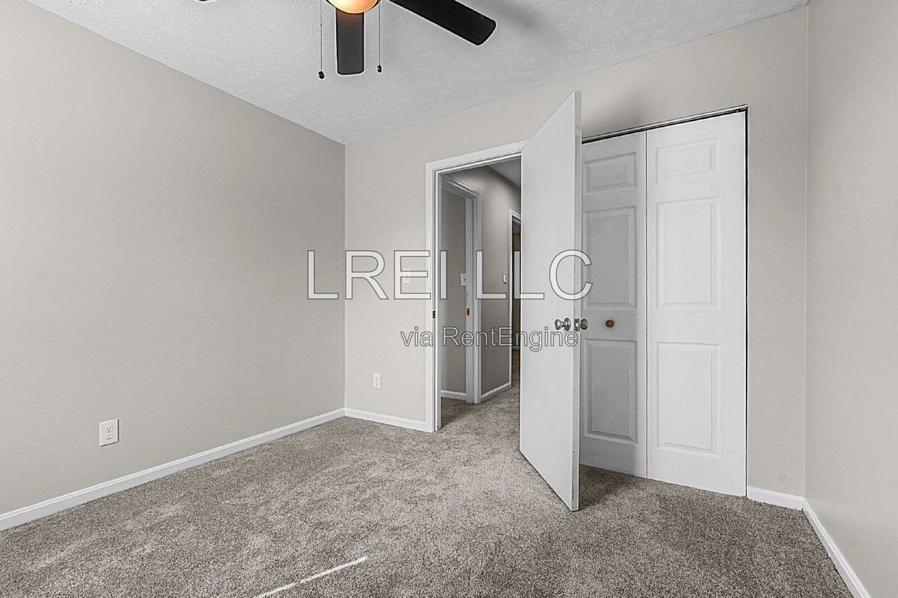 2414 Parkdale Ave - Photo 4 of 17
