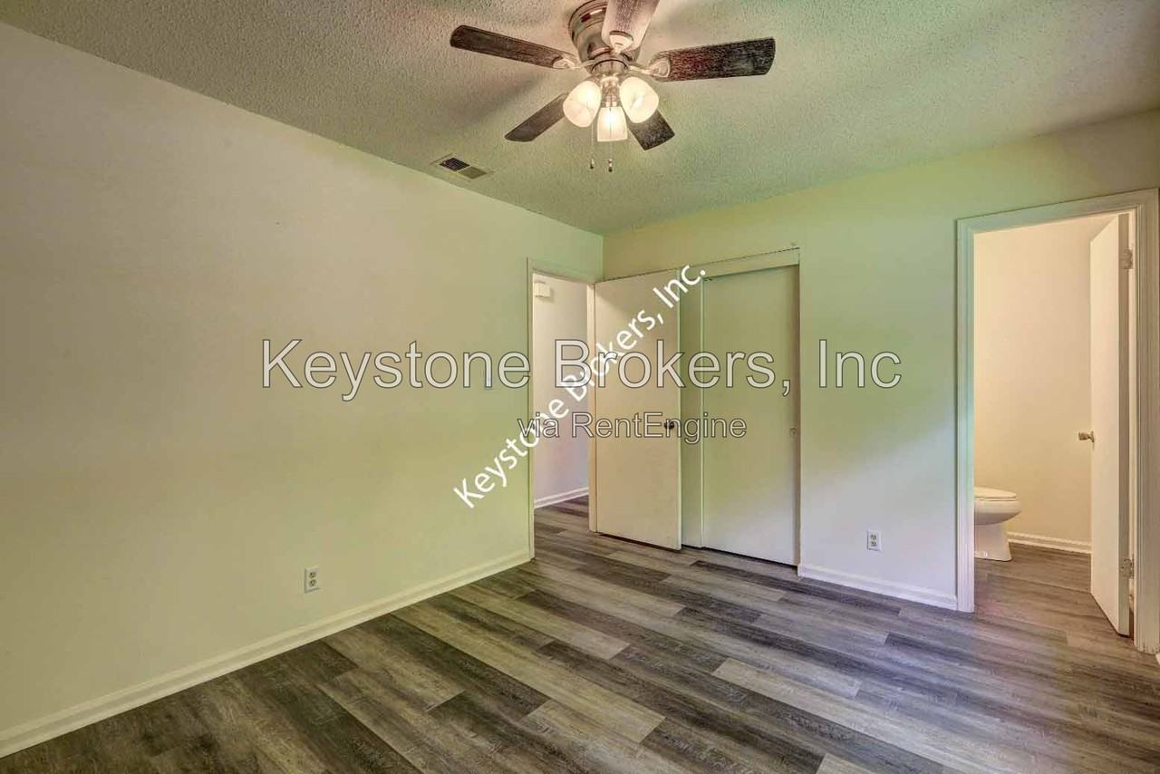 5576 Kernan Dr - Photo 7 of 7